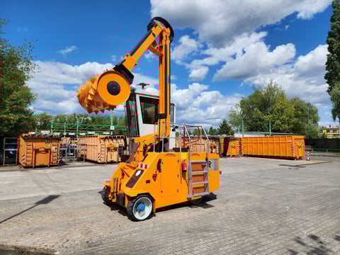 Bergmann Electric Mobile Roll Packer: The Future of Waste Management Efficiency