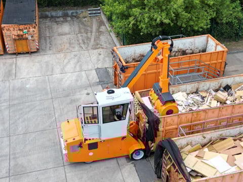 Bergmann Mobile Roll Packer vs. JCB: The Smarter Choice for Waste Compaction